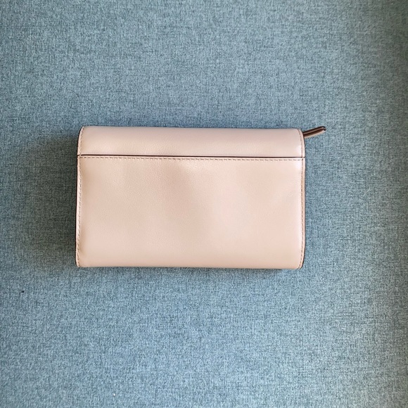 Michael Kors Snap Wallet & Phone Holder - Picture 2 of 4